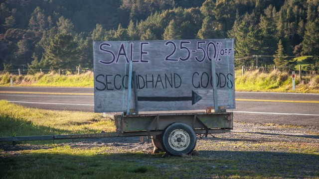 If you don't read carefully while driving by, this looks like "Secondhand gods"